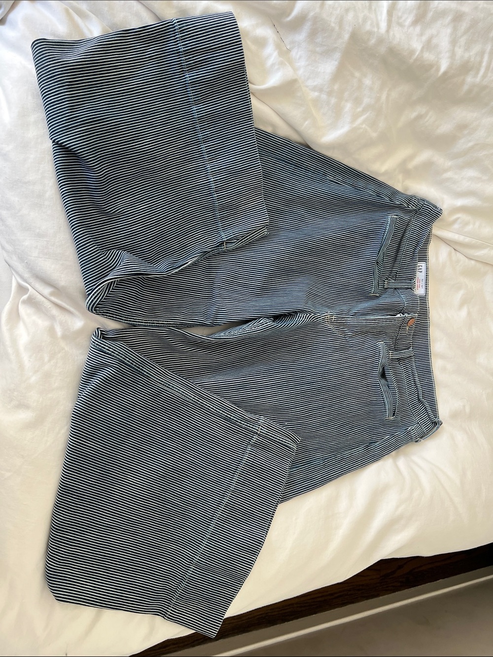 GAP Women's Cropped Pinstripe Jeans - Navy & White
